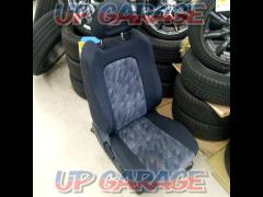Nissan genuine
Genuine sheet
Driver's side ER34