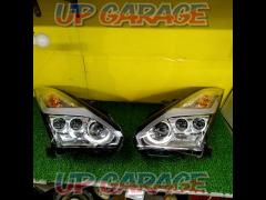 Nissan
GT-R genuine headlight