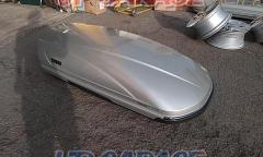 THULE
Motion 200
Power click type double opening roof box