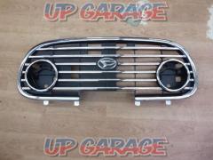 DAIHATSU genuine
Front grille