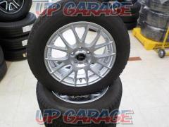 BRIDGESTON
TOPRUN spoke wheel + BRIDGESTONE
BLIZZAK
VRX *Behind the tire rack on the 1st floor