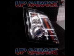 GM
Cadillac
Genuine xenon headlights
Driver side
CTS