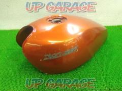 Kawasaki ゼファー400純正タンク