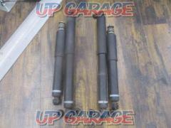 TOYOTA (Toyota)
Hiace 200
Type 1
Genuine shock absorber
1 cars