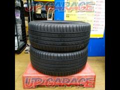 WINRUN
R330
215 / 40ZR17
87W
Two