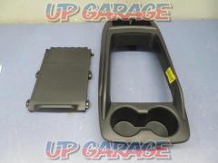 Toyota original (TOYOTA)
Center console upper panel