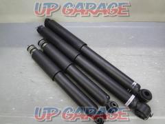 トヨタ 200系ハイエース 純正ショック 1台分セット♪