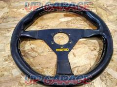 MOMO
3-spoke steering