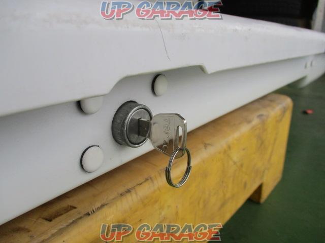 TERZO
SYMMETRICK
Roof box
Product number ES500WX-05