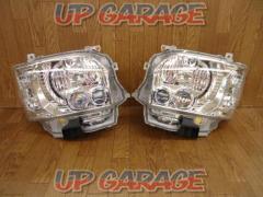 Toyota
Hiace 200
4 type / 5 type / 6 type
Genuine LED headlights
