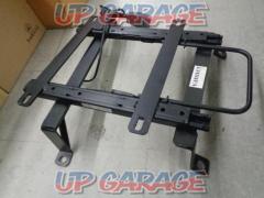 カワイ製作所 運転席側シートレール