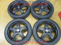 Unknown Manufacturer
17 inches aluminum wheels
+
ATR-K
economist