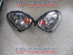 nissan skyline coupe
CPV35 genuine
Genuine headlight
Right and left