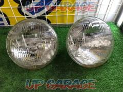 Koito Manufacturing Co., Ltd.
Jimny (used by JA22W)
Sealed beam
Round 2-light type
Left and right