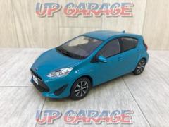 トヨタ カラーサンプルミニカー ■ アクア