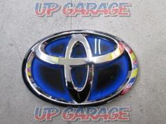 TOYOTA
50 Prius
grill emblem?