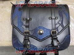 Xross
Single saddle bag
Blue python
