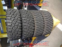 BFGoodrich
Mud-Terrain
T / A
KM 3
