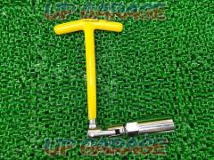 Unknown Manufacturer
Flexible plug wrench