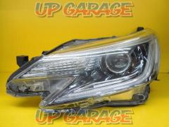 Toyota genuine
Headlight
Passenger side