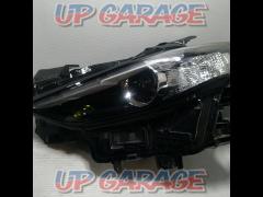 MAZDA
MAZDA3
Genuine headlight
Left side, LH, passenger side only