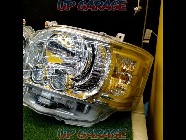 TOYOTA
200 series Hiace type 4 ~
Dark Prime II genuine LED headlights-02