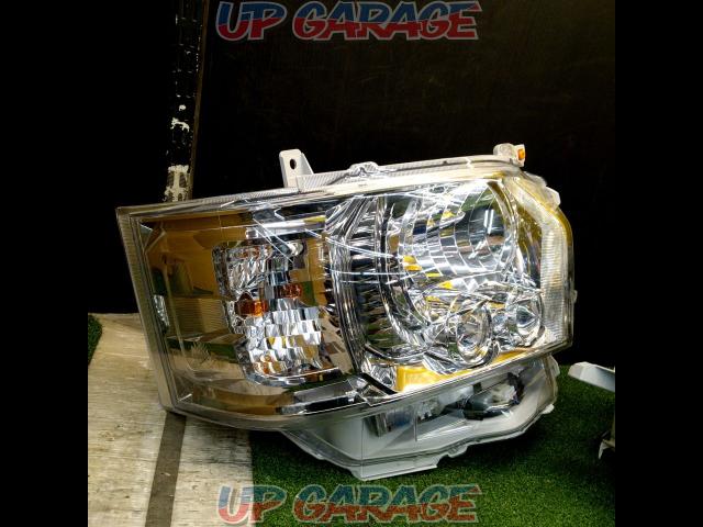 TOYOTA
200 series Hiace type 4 ~
Dark Prime II genuine LED headlights-03