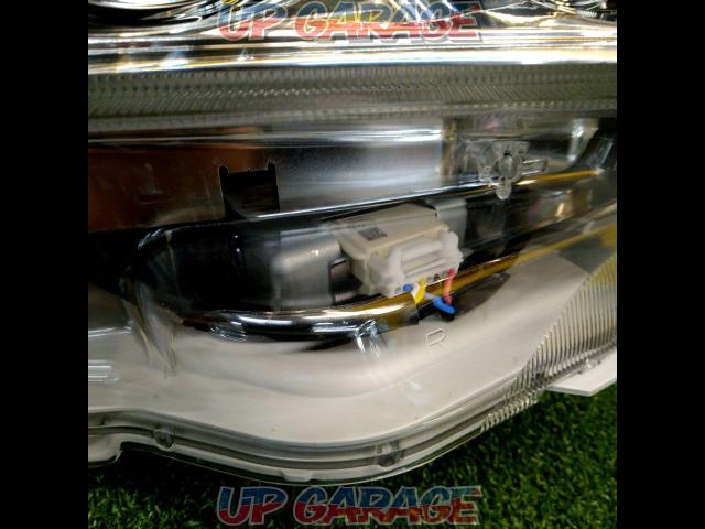 TOYOTA
200 series Hiace type 4 ~
Dark Prime II genuine LED headlights-05