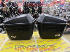 GIVI (ENT)
E22
Side case
Right and left