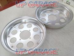 Unknown Manufacturer
10 inches alignment aluminum wheels
Monkey