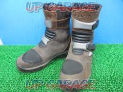Forma (former)
ADVENTURE
LOW
Adventure boots
EUR41 (equivalent to 26cm)