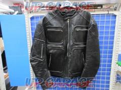 Unknown Manufacturer
Leather jacket
XXL size