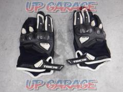 RS
Taichi
Velocity mesh glove