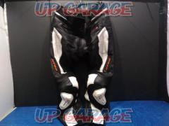 Size: LW (flat W45cm)
HYOD
Black &amp; White
Leather pants
HSP006D