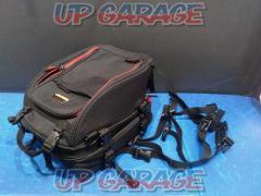 20-28L ゴールドウィン クロ/アカジッパ- シートバック GSM17301 Xベルトのみ有