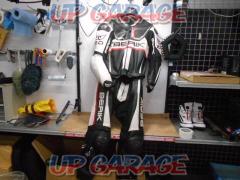 BERIK (Berwick)
Separate racing suit
Size: 56