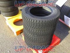 DUNLOP
WINTERMAXX
WM02
185 / 70R14
Four