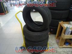 Black rack
YOKOHAMA
GELANDER
SUV
G055E