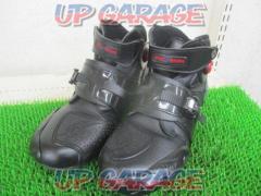 Size: 43 SPEED
BIKERS
Riding shoes