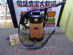 BLACK
DECKER
PW1200
High-pressure washing machine
330L/h