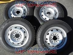 RX2305-3R43S
Unknown Manufacturer
Steel wheel
+
BRIDGESTONE
BLIZZAK
VRX2
4 pieces set
