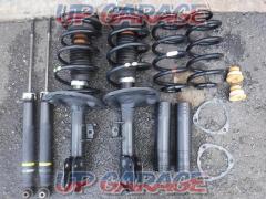 Toyota original (TOYOTA)
Genuine suspension kit (48520-28470)