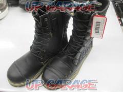 Unknown Manufacturer
Riders boots
Size: 23cm