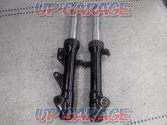 2 YAMAHA
Front fork