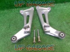 VTR1000F (removed from unknown model year)
HONDA genuine
Tandem step plate
MBB-P(L/R) engraved