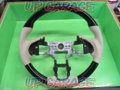 Honda
N-BOX
JF1 / 2
Outside LUXURY
STYLE
Combination steering wheel