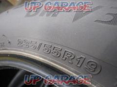BRIDGESTONE
BLIZZAK
DM-V3
235 / 55-19
Four only studless tire
U12503