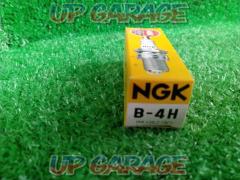 NGK
BP4ES
Spark plug