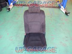 Passenger seat side (LH side) Toyota genuine (TOYOTA)
Electric reclining seat