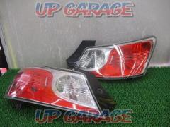 Toyota
bB genuine tail lens
Right and left